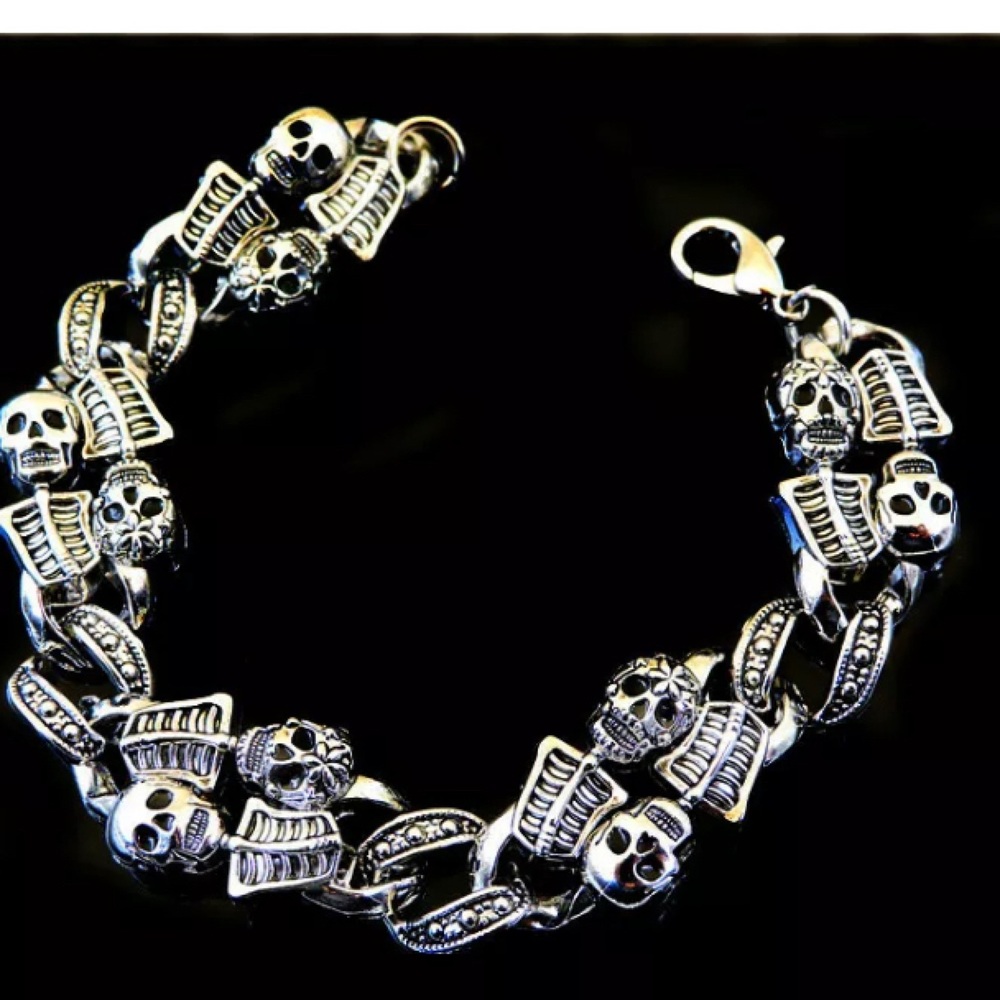 Silver Toned Skull Chain Bracelet
